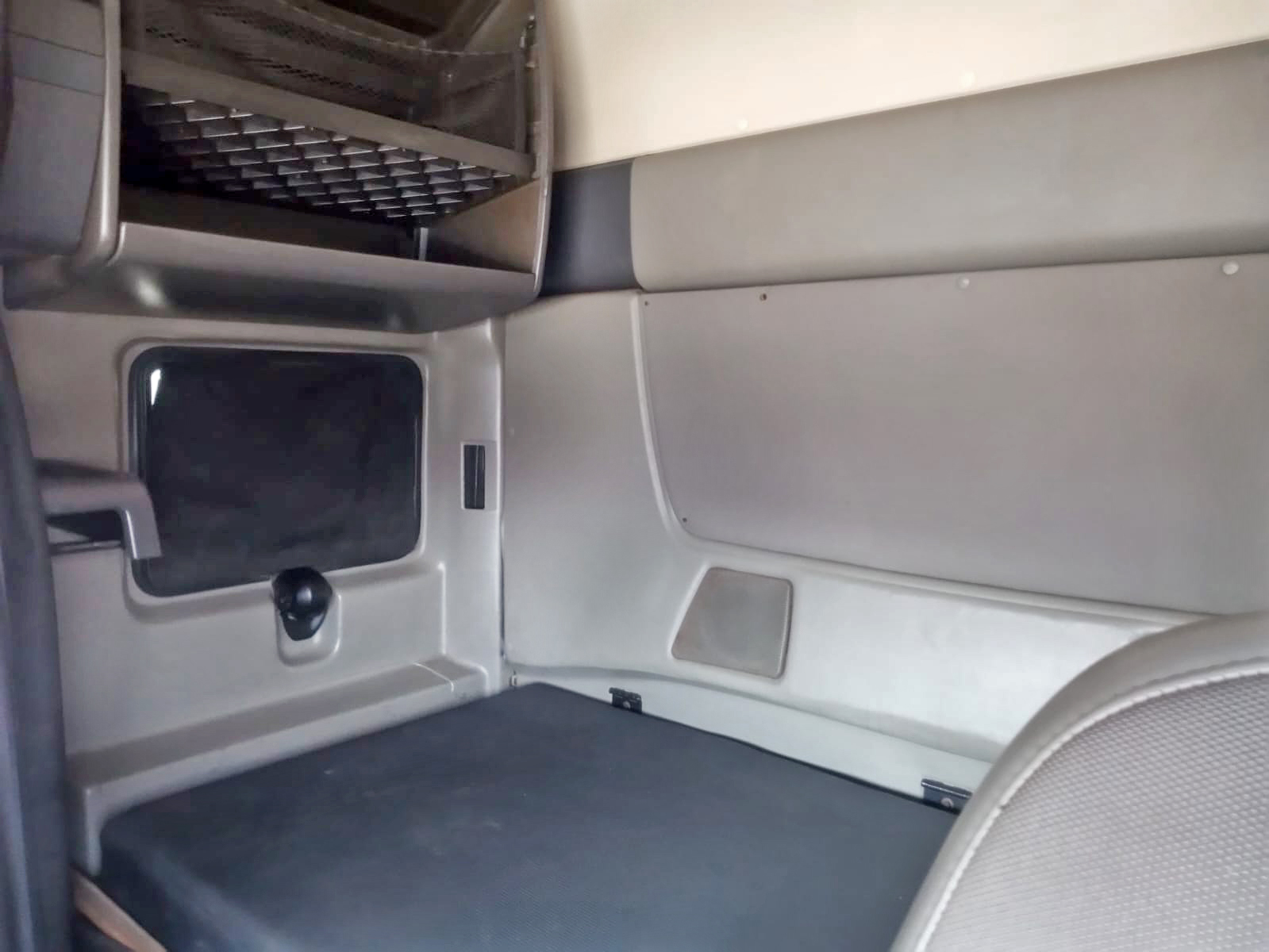 Interior camión usado a la venta en Querétaro en Grupo Bajío, interior de la cabina Pro Star