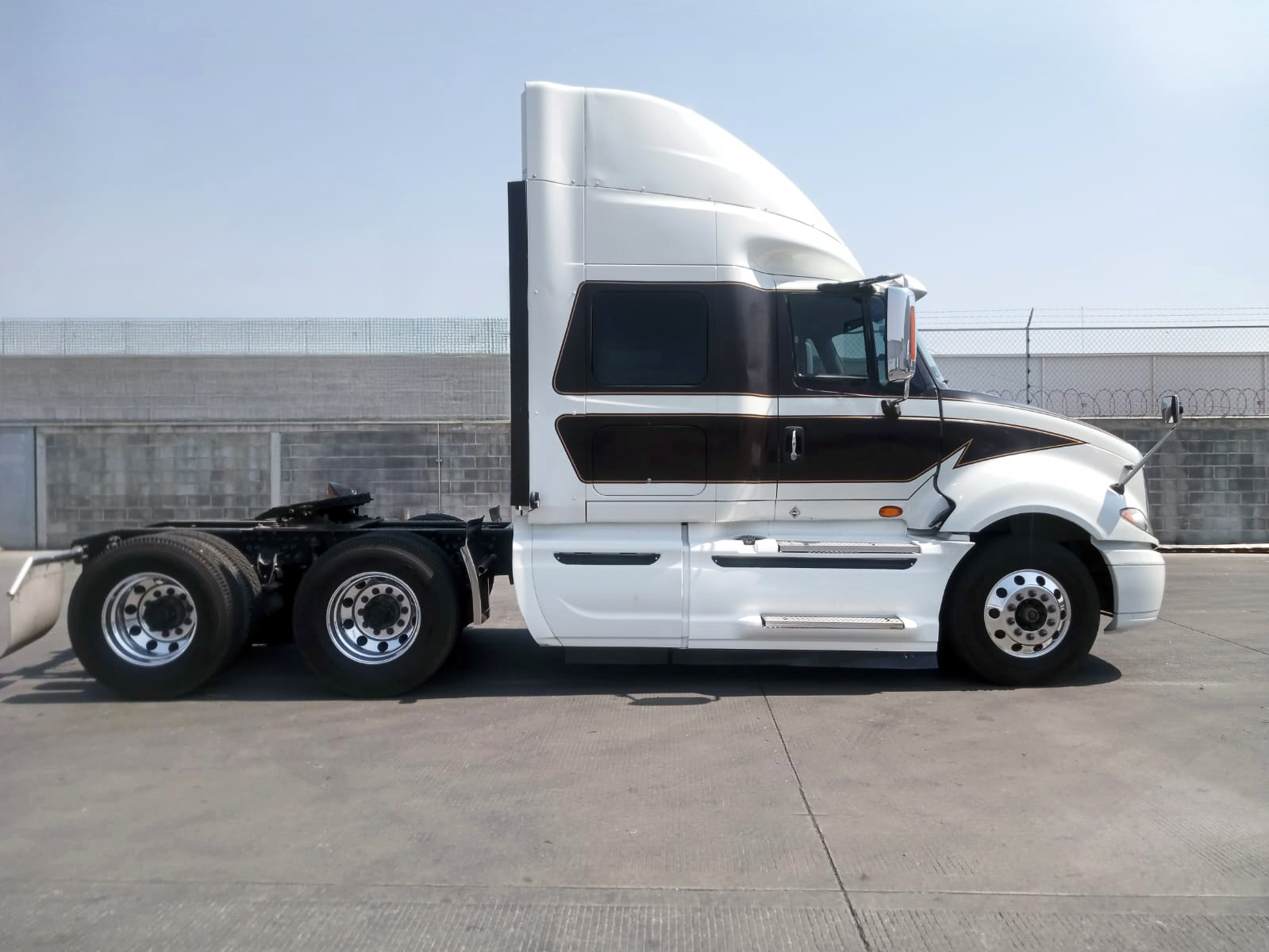 Exterior International Pro Star 2017 usado seminuevo disponible a la venta