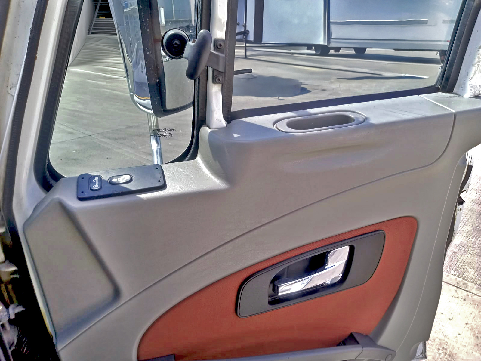 Puerta interior del Pro Star 2017 a la venta en Querétaro Grupo Bajío