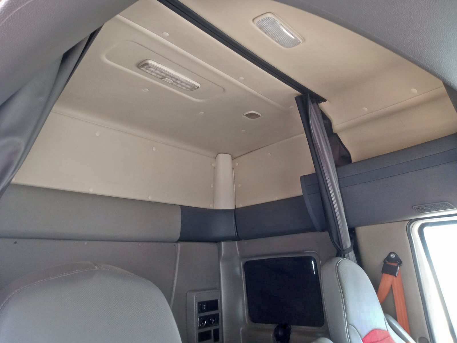 Asientos y volante interior International Pro Star 2017 usado a la venta en Grupo Bajío