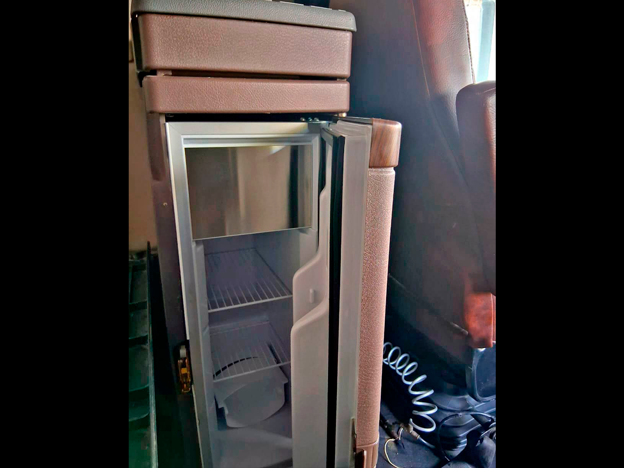 VOLVO-2013-VENTA-FRIGOBAR